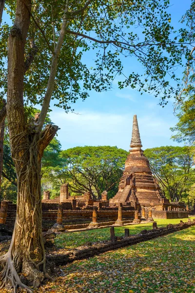 Phaya 在 Satchanalai 历史公园, 在泰国的联合国教科文组织世界遗产遗址 — 图库照片