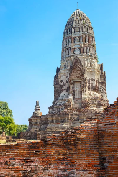 Wat ratburana Tempel im Ayutthaya historischen Park, ein UNESCO-Weltkulturerbe, Thailand — Stockfoto