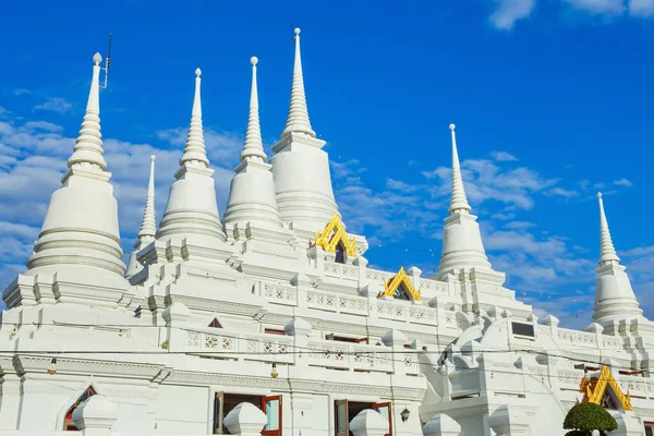 Wat Sorasak templom a Sukhothai történeti Park, a Unesco Világörökség Thaiföldön — Stock Fotó