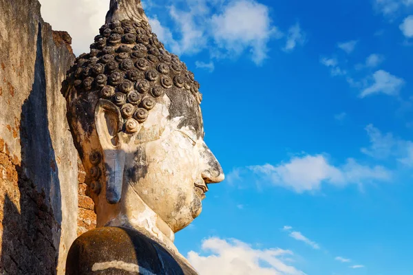ワット Phra Si ラッタナ マハタート - チャリアン シーサッチャナーライ歴史公園で、タイの世界遺産 — ストック写真