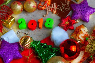 Noel ve yeni yıl süslemeleri ve hediye kutusu used arka plan