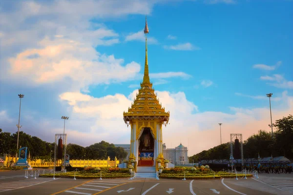 Royal Plaza Kraliyet cenaze için geç Kral Bhumibol Adulyadej inşa Majestelerinin Kraliyet krematoryum kopyası — Stok fotoğraf