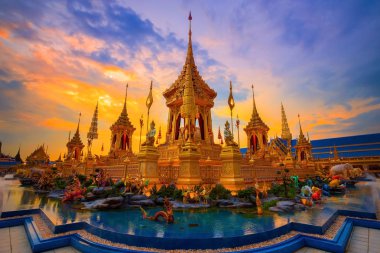 Royal krematoryum, O'nun Majesteleri Kral Bhumibol Adulyadej Sanam Luang Grand Palace önünde uzun duruyor