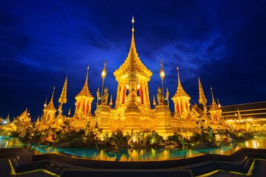 Royal krematoryum, O'nun Majesteleri Kral Bhumibol Adulyadej Sanam Luang Grand Palace önünde uzun duruyor