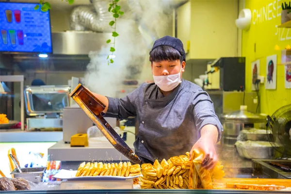 Beijing China Ene 2020 Personas Identificadas Restaurante Nanluoguxiang Una Combinación — Foto de Stock