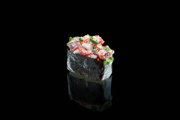 Klasické Japonské Sushi Chobotnicí Omáčkou Černém Pozadí Odrazem Fotografie Pro — Stock fotografie