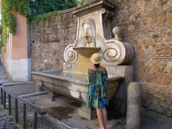 Fontana del Mascherone Via Giulia, Roma 'da