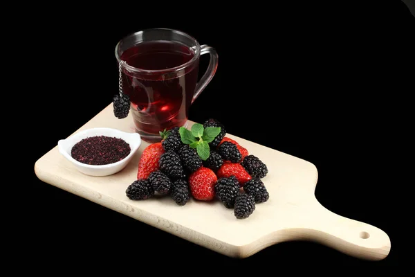 Berries and tea — Stock Photo, Image