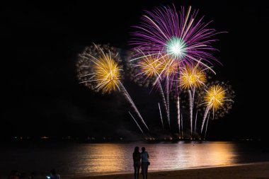 Pattaya Uluslararası Havai fişek Festivali Tayland 'da havai fişek gösterisi.
