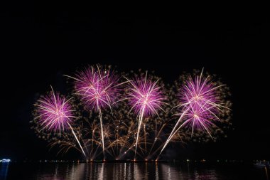 Pattaya Uluslararası Havai fişek Festivali Tayland 'da havai fişek gösterisi.