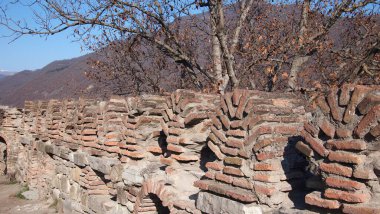 Georgia 'da eski bir taş çit.