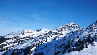Fransa 'da kışın Fransız Alpleri