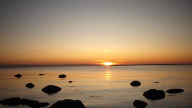 gün batımında Baltık Denizi