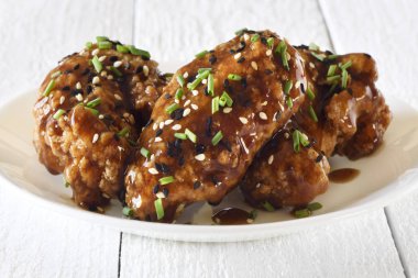 Tavuk kanatları, teriyaki stili