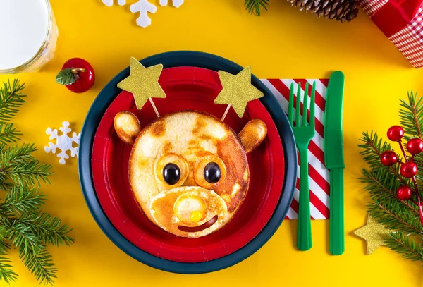 Alce comestível de Natal. Crianças criativo comida arte . — Fotografia de Stock