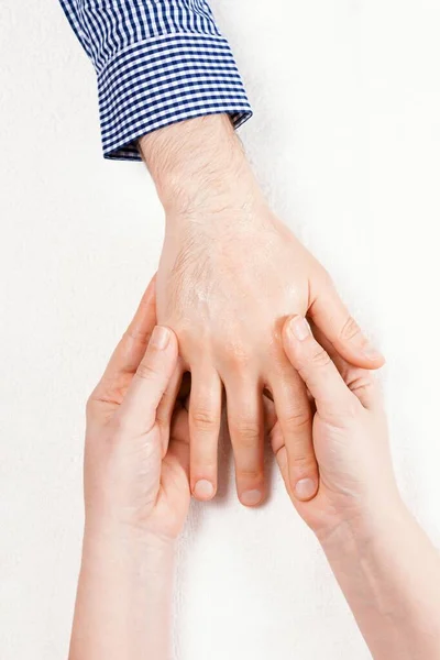 Masaje masculino después de la manicura. Vista superior. — Foto de Stock