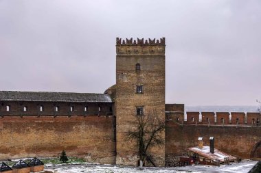 Lubart 'ın Lutsk' taki şatosunun kulelerinden biri.