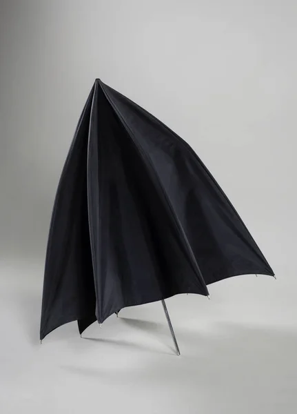 Stary czarny parasol fotograficzny — Zdjęcie stockowe
