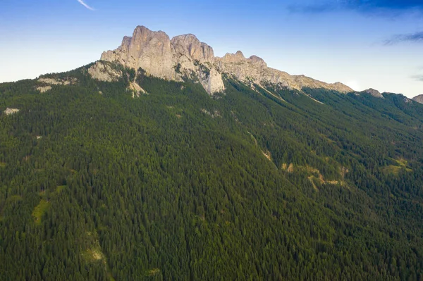 Panoramiczny widok na Alpy Dolomitowe, Dolina Fassa, Włochy. — Zdjęcie stockowe