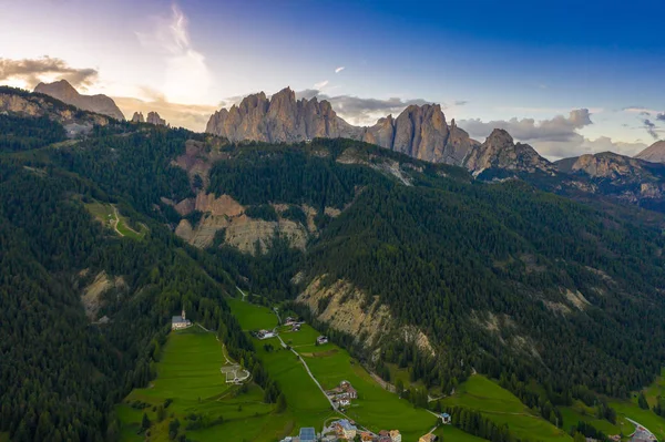 Rosengartenグループ、アルプス山脈、ドロマイト、アルトアディジェ、イタリアの空中パノラマビュー — ストック写真