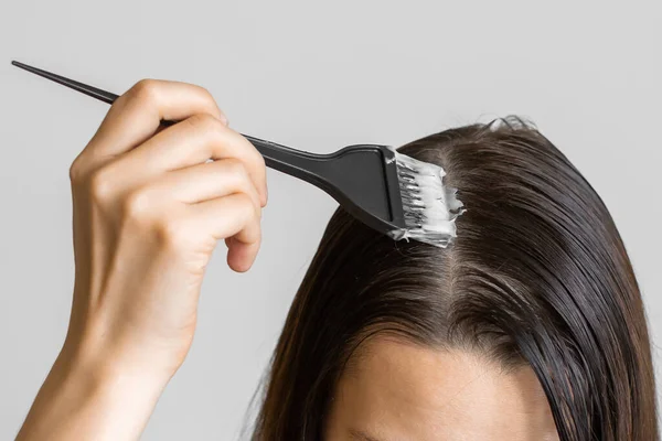 Closeup Woman Hands Dyeing Hair Using Black Brush Colouring White — Stock Photo, Image