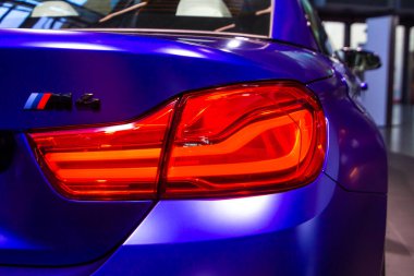 BMW M4 arka lambası. BMW Welt, Münih, Almanya, Mart 2020.