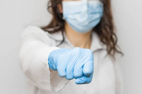 Stoppt Sarscov Virus 2020 Chinesisches Virus Covid Frauenhand Blauen Medizinhandschuhen — Stockfoto