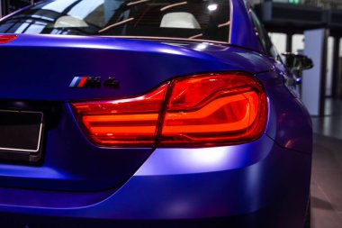 BMW M4 arka lambası. BMW Welt, Münih, Almanya, Mart 2020