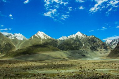 Chandra Taal veya Chandra Tal, Himachal Pradesh 'in Lahul ve Spiti bölgesinde yer alan bir göldür..