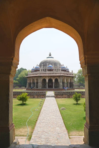 Delhi / India - 01 mei 2019: Humayun 's graf is het graf van de Mughal Emperor Humayun in Delhi, India. — Stockfoto