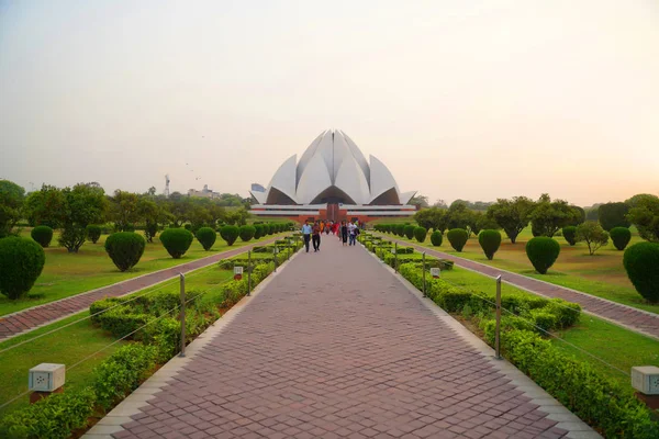 Delhi / India - 01 de mayo 2019: El Templo del Loto, ubicado en Delhi, India , — Foto de Stock