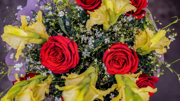 Blumenstrauß Helles Bild Von Hintergrund Voller Farbiger Blumen — Stockfoto
