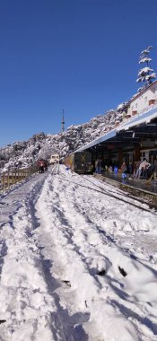 Shimla Tren İstasyonu Hindistan 'daki ilk kar yağışı sahnesi.