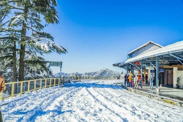 Az első hóesés helyszíne a Shimla pályaudvaron India Stock Kép