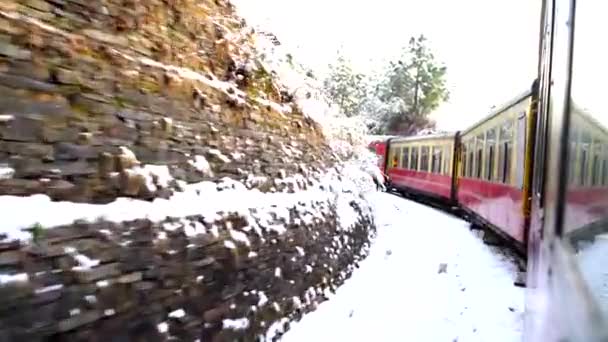 Ferrocarril Kalkashimla Ferrocarril Pies Vía Estrecha Norte India Que Atraviesa — Vídeo de stock