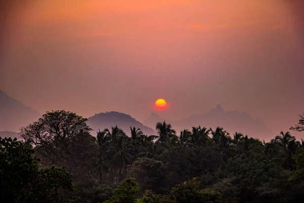 Schöne Aussicht auf Sonnenaufgang und Sonnenuntergang in Indien — Stockfoto