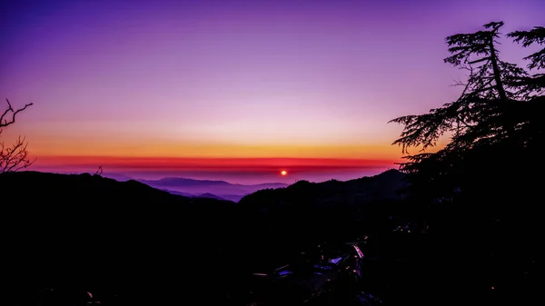 Hermosa vista al amanecer y al sol en la India — Foto de Stock