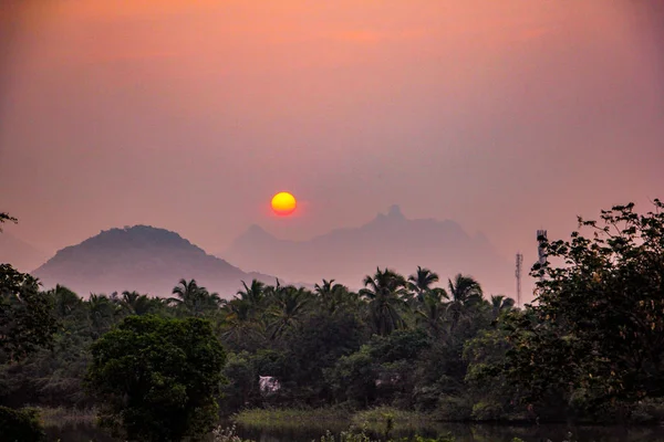 Schöne Aussicht auf Sonnenaufgang und Sonnenuntergang in Indien — Stockfoto