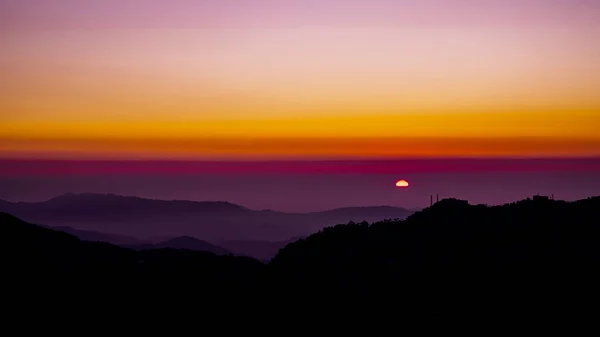 Hermosa vista al amanecer y al sol en la India Imagen De Stock