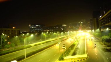 Gurgaon, Yeni Delhi 'nin güneybatısında, Kuzey Hindistan' da bir şehirdir. Mali ve teknolojik merkez olarak bilinir..