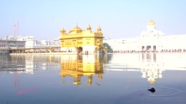 Amritsar 'daki Altın Tapınak, Punjab, Hindistan, Sikh dininin en kutsal ikonu ve ibadet yeri..