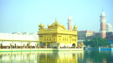 Amritsar 'daki Altın Tapınak, Punjab, Hindistan, Sikh dininin en kutsal ikonu ve ibadet yeri..