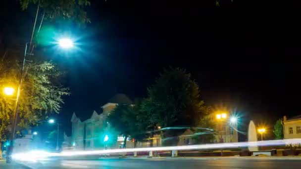 Zeitraffer in der Nacht auf der Straße — Stockvideo
