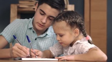 Genç ve öğrenme kız