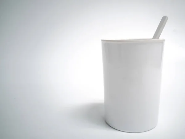 Tazza di caffè bianco tazze sfondo bianco — Foto Stock