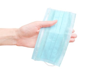 İnsan elinde tıbbi maske. Beyaz arka planda izole tasarım. Virüsün solunum koruması