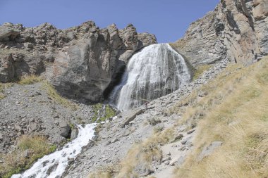 Bu fotoğraf Elbrus 'a yapılan bir keşif gezisinde çekildi..
