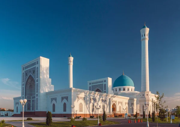 Mešita při západu slunce — Stock fotografie