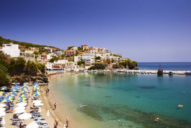 BALI, CRETE ADASI, GREECE - 31 Mayıs 2019: sahil ve Bali Limanı manzarası.