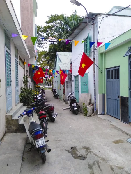 Kleine Straße Vietnam Mit Vietnamesischen Flaggen — Stockfoto